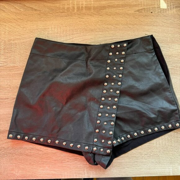 *flaw* Free People Emmy Studded Skort Mini Skirt in Black Vegan Leather *flaw* - Picture 7 of 7
